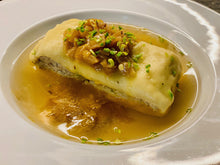 Lade das Bild in den Galerie-Viewer, Maultasche angerichtet